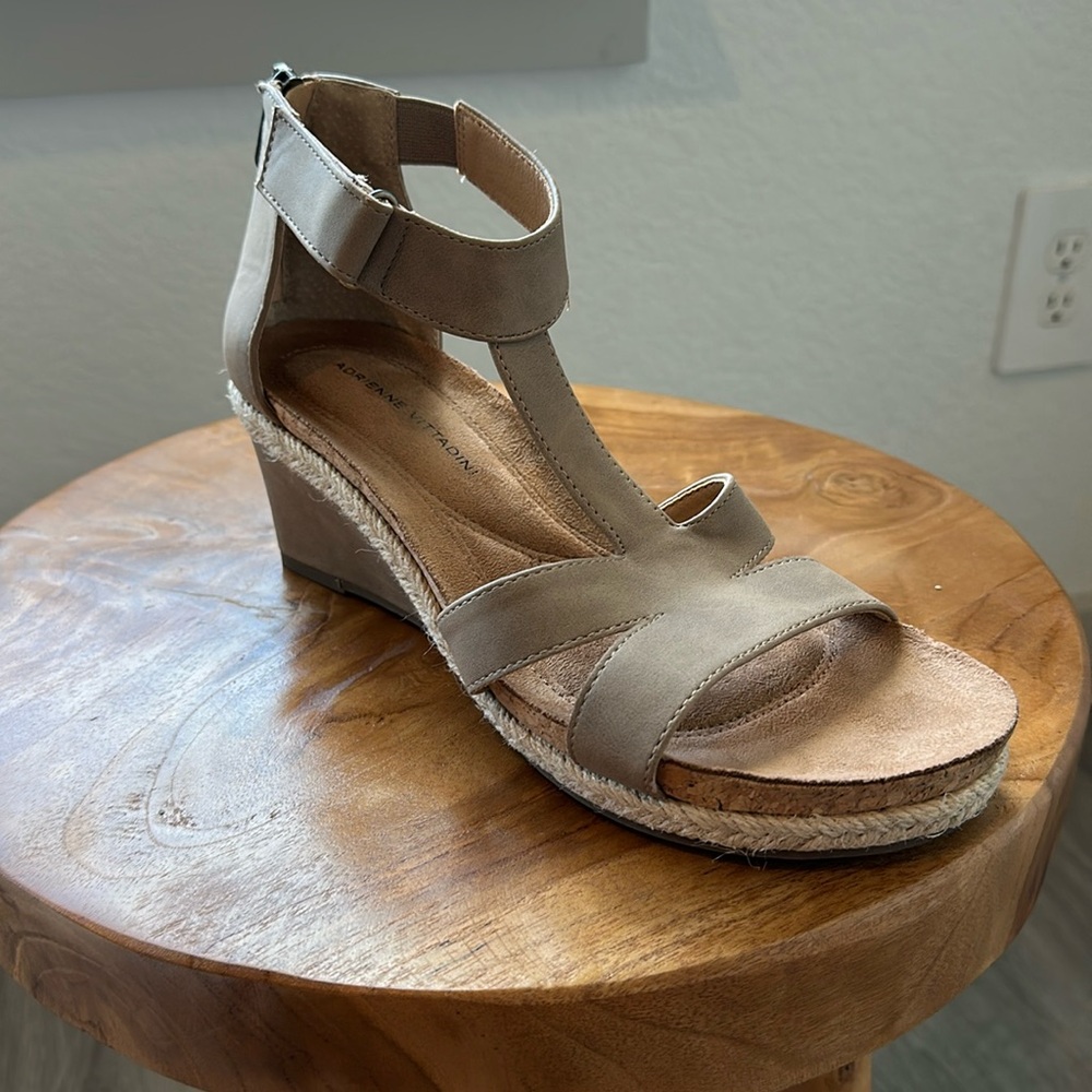 Adrienne Vittadini Women's Tan Sandals